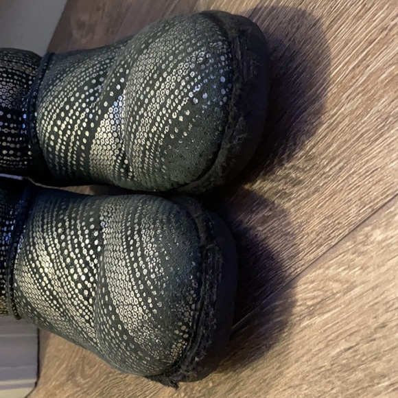 Women’s Ugg boots - Picture 3 of 5